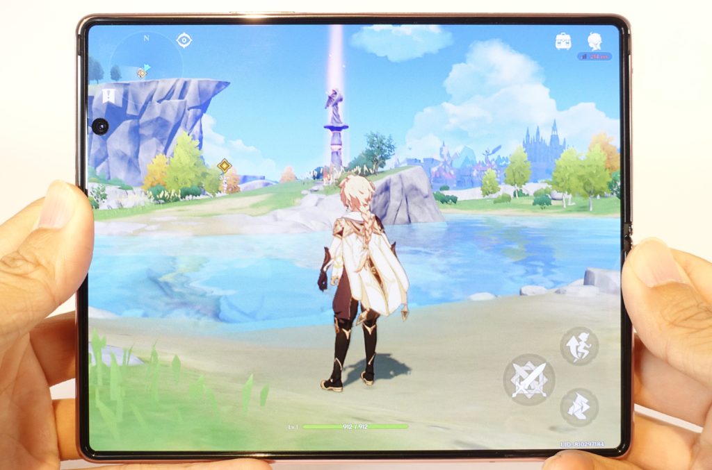 Galaxy Z Fold2 5G 大画面で動画やゲームを楽しむ！